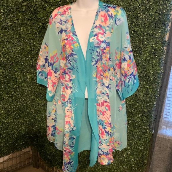 Avenue Tops - PLUS SIZE Kimonos 🌸🌸🌸 NEW!!